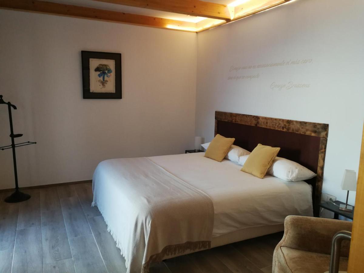 Hotel Rural Cal Ruget Vilobi Del Penedes Exterior photo